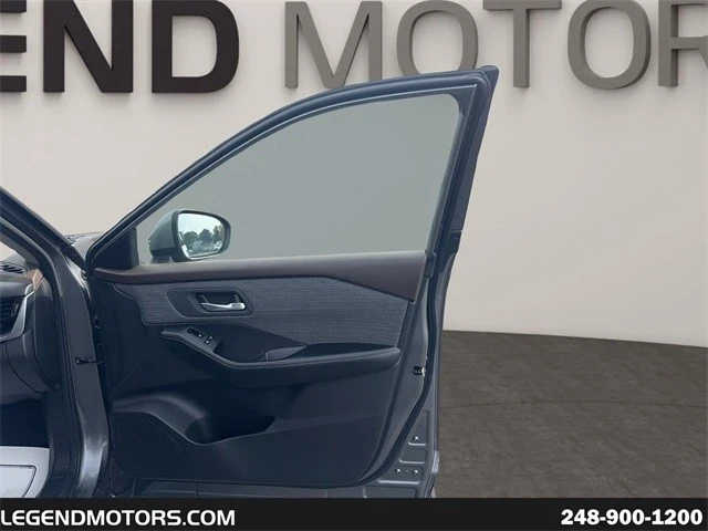 2021 Nissan Rogue - Image 16 of 21