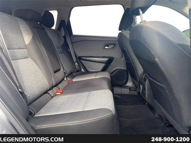 2021 Nissan Rogue - Image 19 of 21