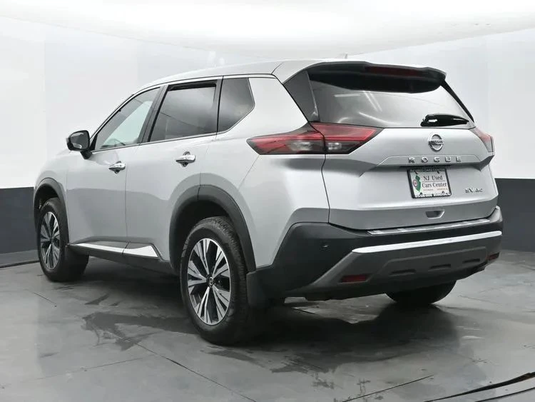 2021 Nissan Rogue - Image 9 of 12