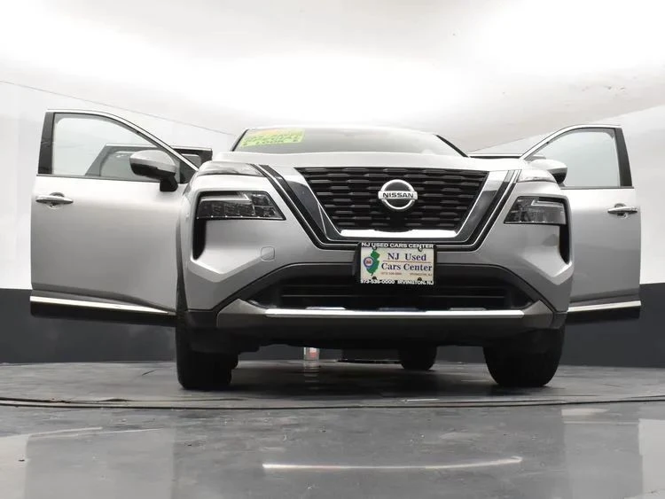 2021 Nissan Rogue - Image 11 of 12