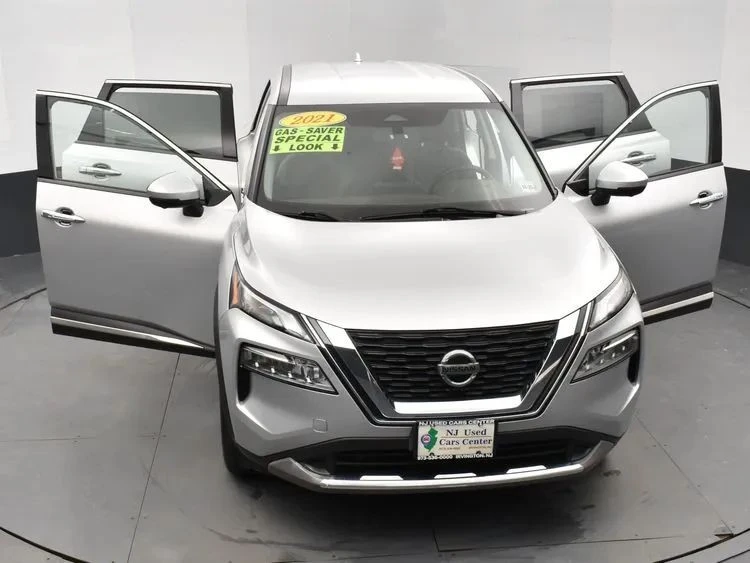 2021 Nissan Rogue - Image 10 of 12