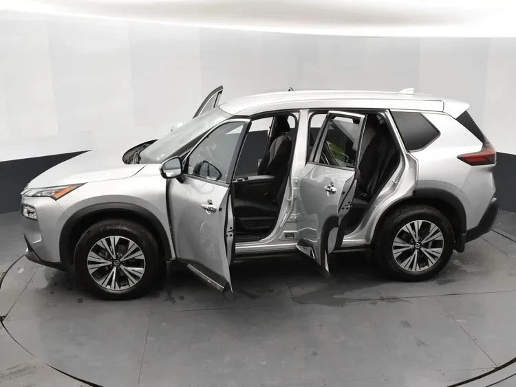 2021 Nissan Rogue - Image 7 of 12