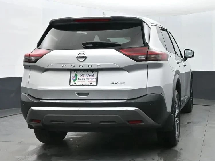 2021 Nissan Rogue - Image 8 of 12