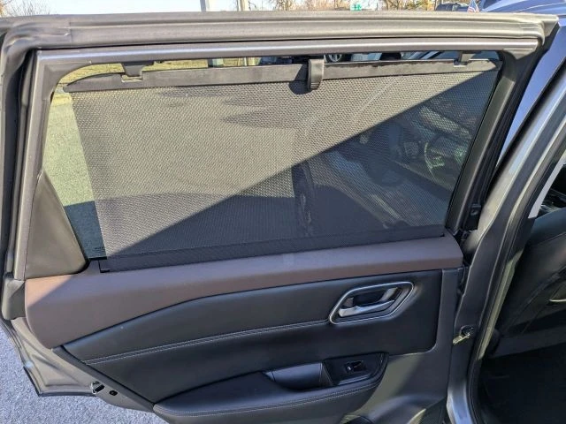 2021 Nissan Rogue - Image 19 of 21