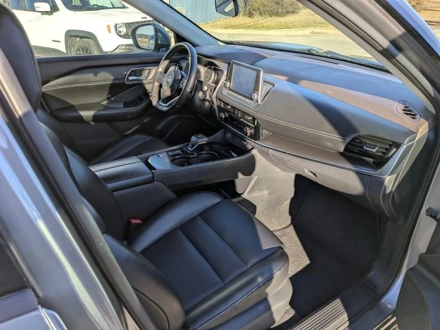 2021 Nissan Rogue - Image 20 of 21