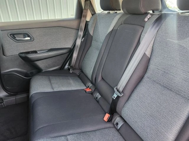 2021 Nissan Rogue - Image 18 of 31