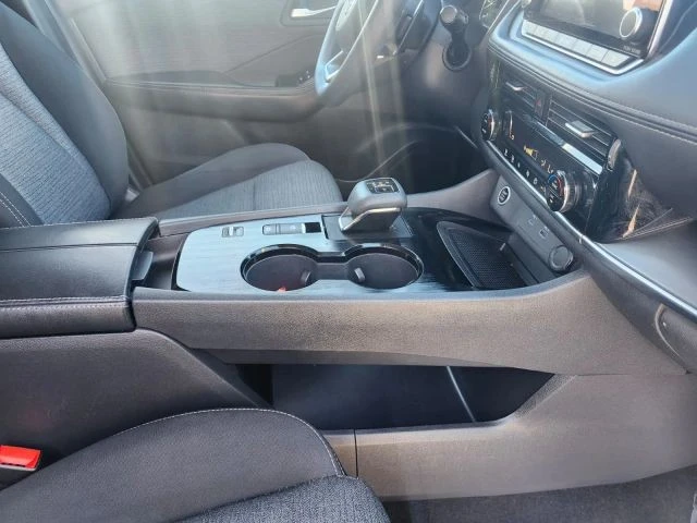 2021 Nissan Rogue - Image 28 of 31