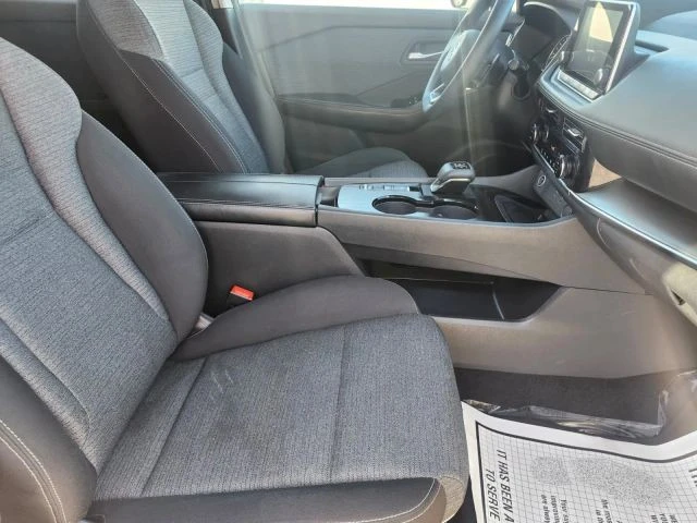 2021 Nissan Rogue - Image 25 of 31