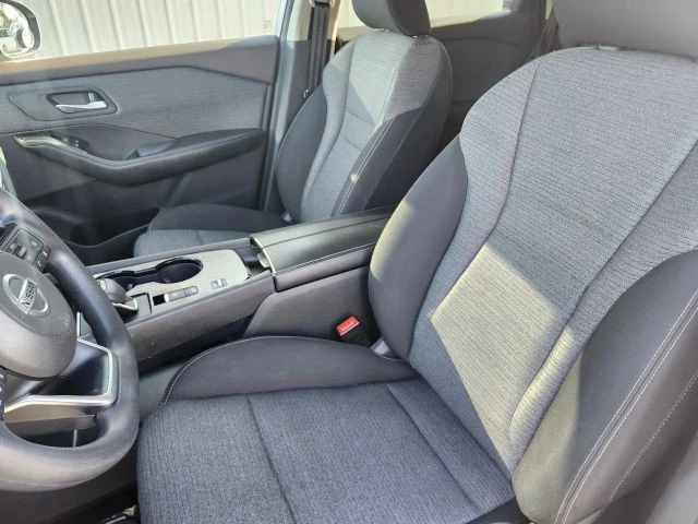 2021 Nissan Rogue - Image 15 of 31