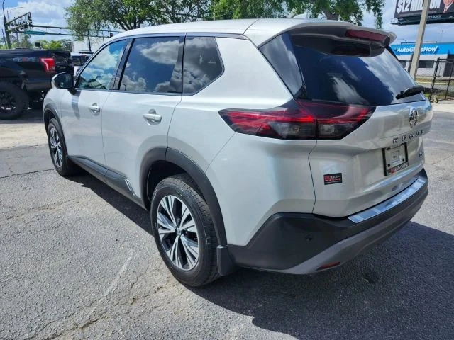 2021 Nissan Rogue - Image 8 of 31