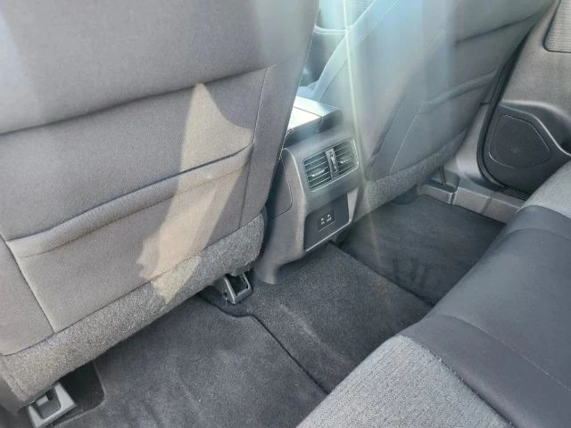 2021 Nissan Rogue - Image 16 of 31
