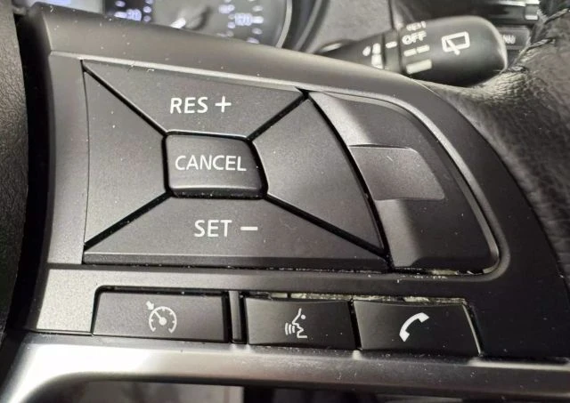 2021 Nissan Rogue - Image 17 of 21