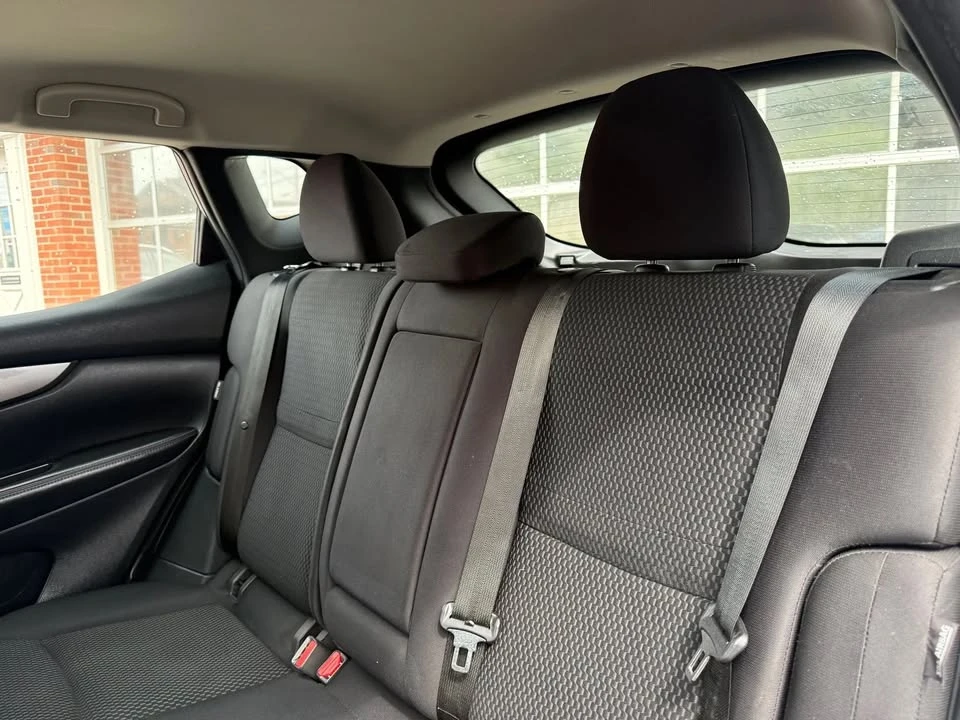 2021 Nissan Rogue - Image 10 of 15