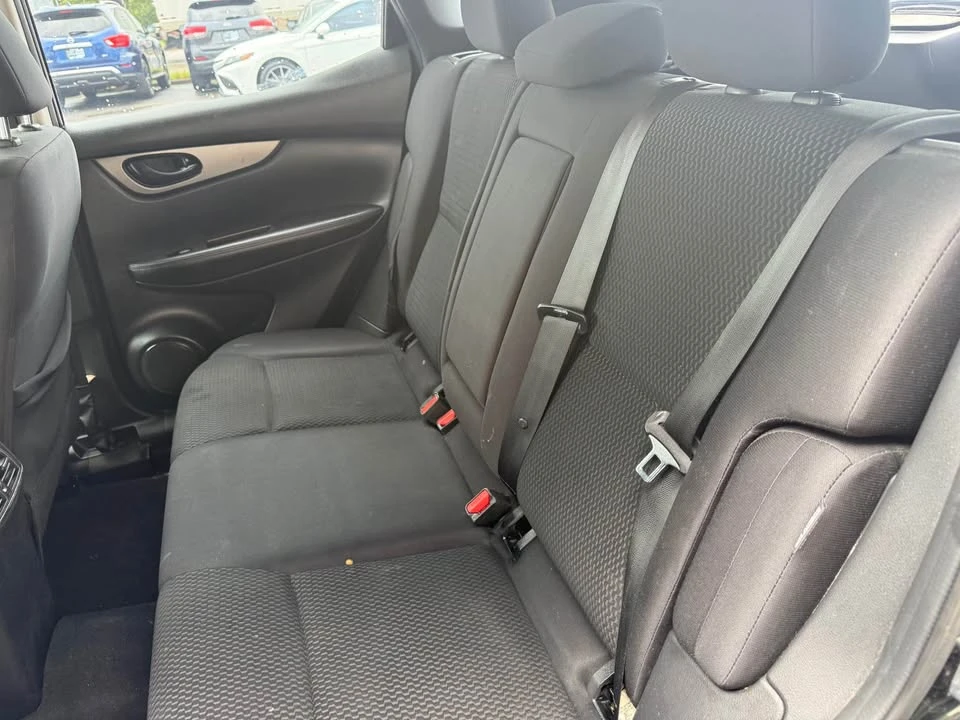 2021 Nissan Rogue - Image 13 of 18