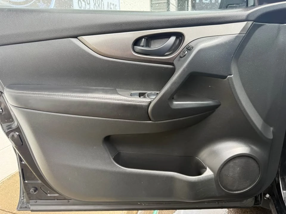 2021 Nissan Rogue - Image 11 of 18