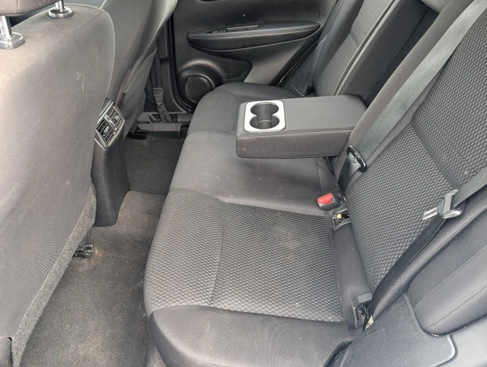 2021 Nissan Rogue - Image 10 of 21