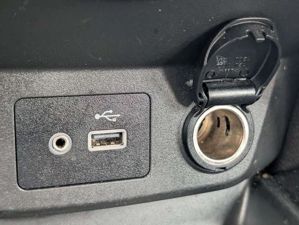 2021 Nissan Rogue - Image 20 of 21