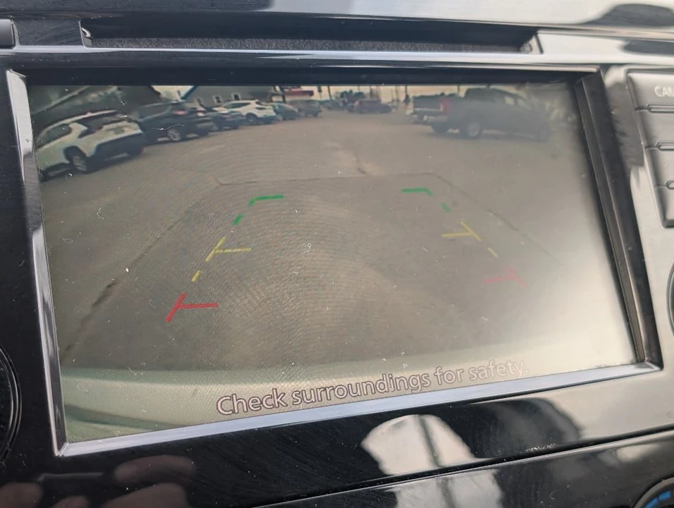2021 Nissan Rogue - Image 18 of 21