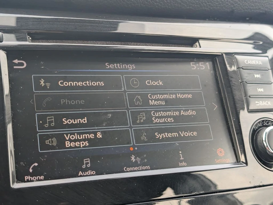 2021 Nissan Rogue - Image 17 of 21
