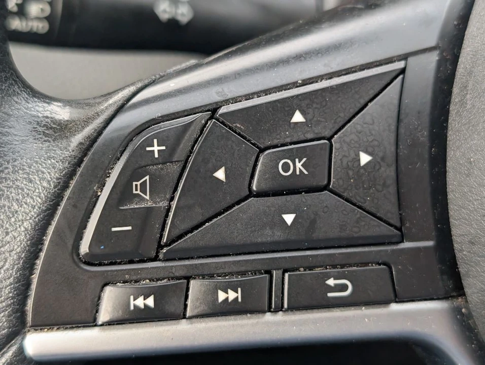 2021 Nissan Rogue - Image 13 of 21