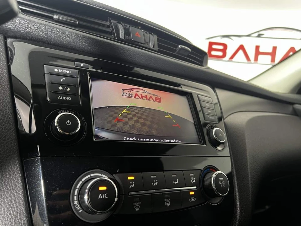 2021 Nissan Rogue - Image 17 of 21