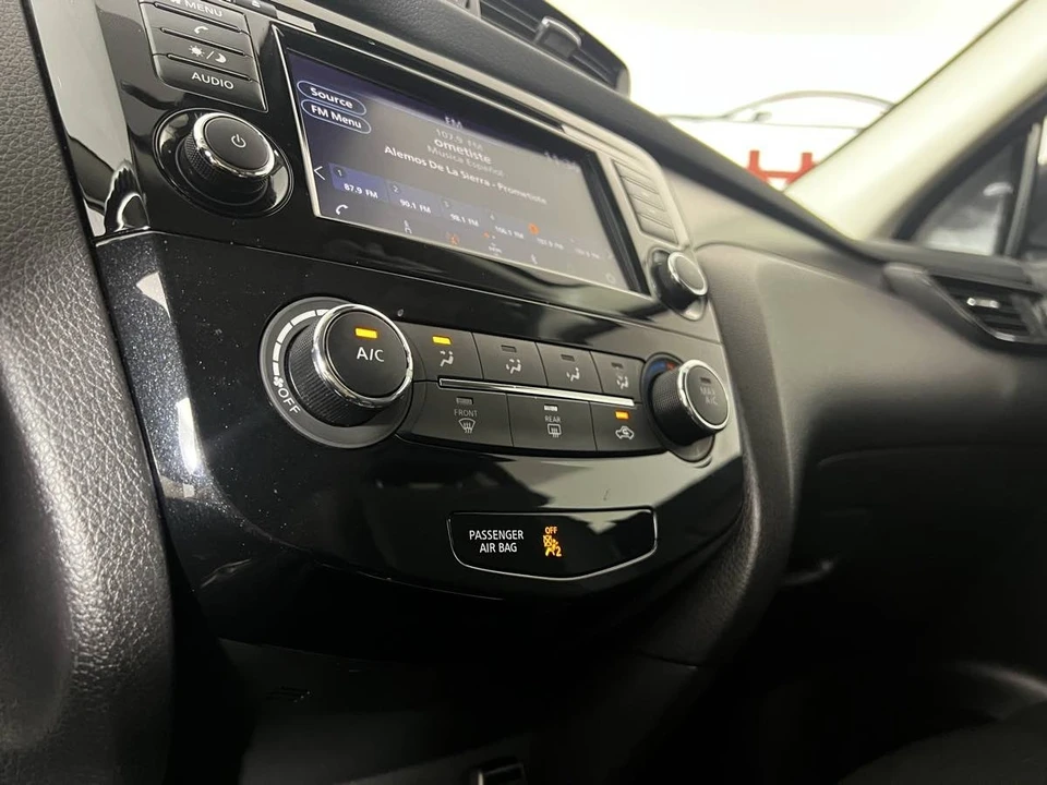 2021 Nissan Rogue - Image 18 of 21