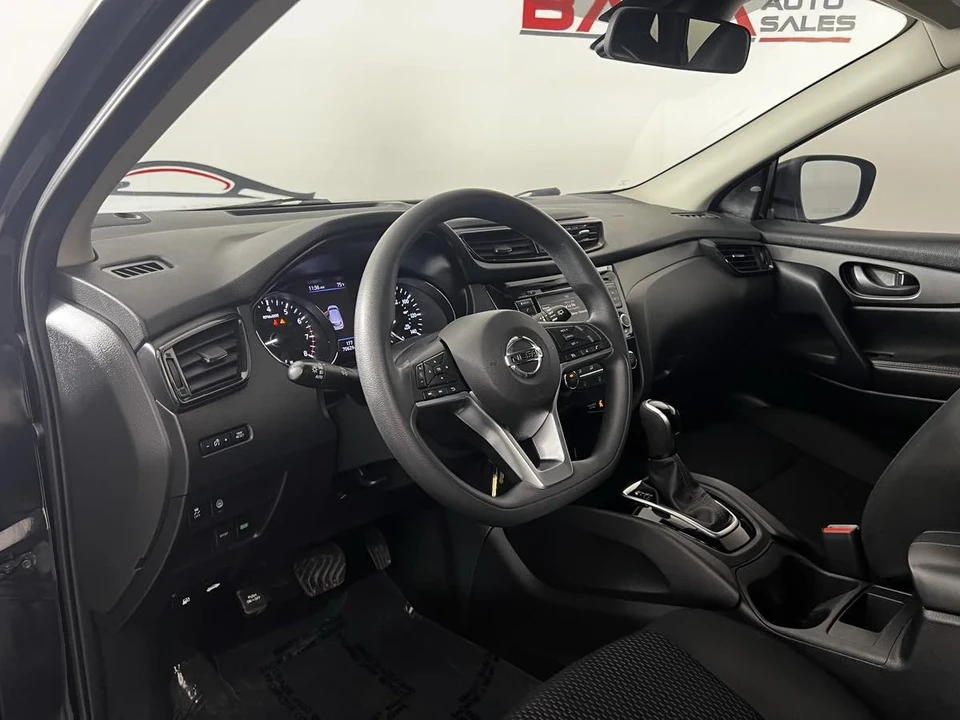 2021 Nissan Rogue - Image 15 of 21
