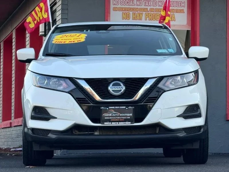 2021 Nissan Rogue - Image 2 of 12