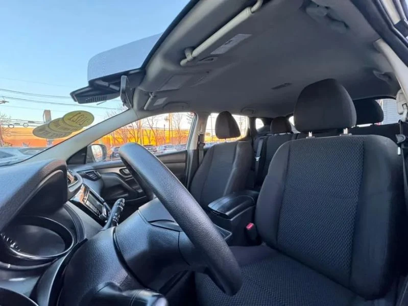 2021 Nissan Rogue - Image 10 of 12