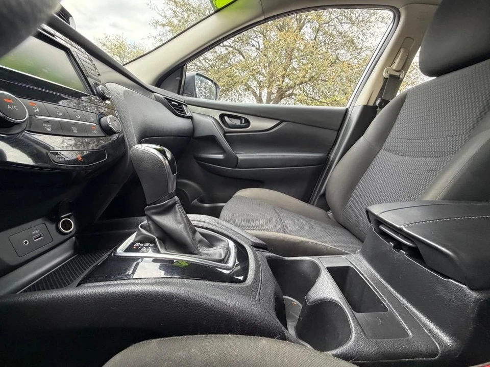 2021 Nissan Rogue - Image 15 of 21