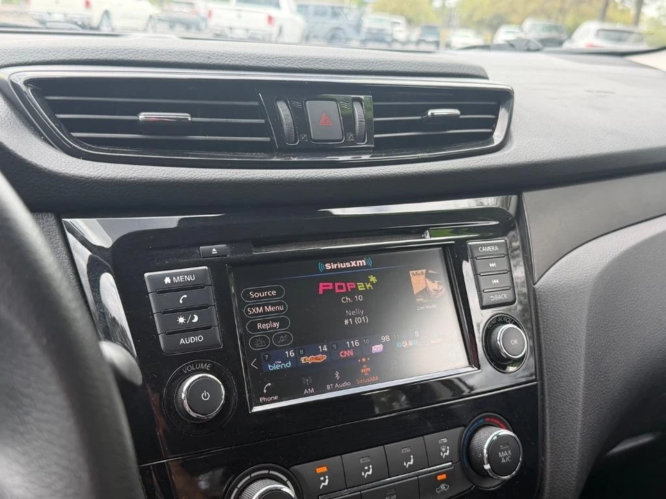 2021 Nissan Rogue - Image 12 of 21