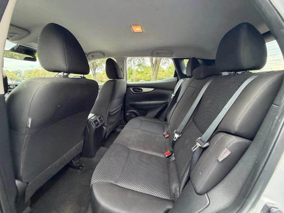 2021 Nissan Rogue - Image 18 of 21