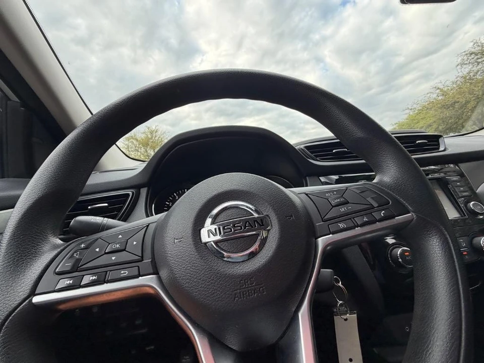 2021 Nissan Rogue - Image 10 of 21