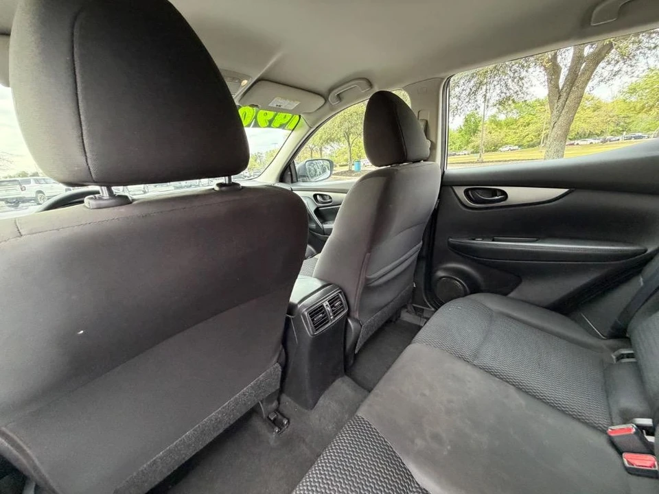 2021 Nissan Rogue - Image 19 of 21
