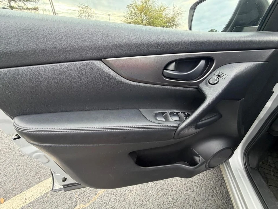 2021 Nissan Rogue - Image 4 of 21
