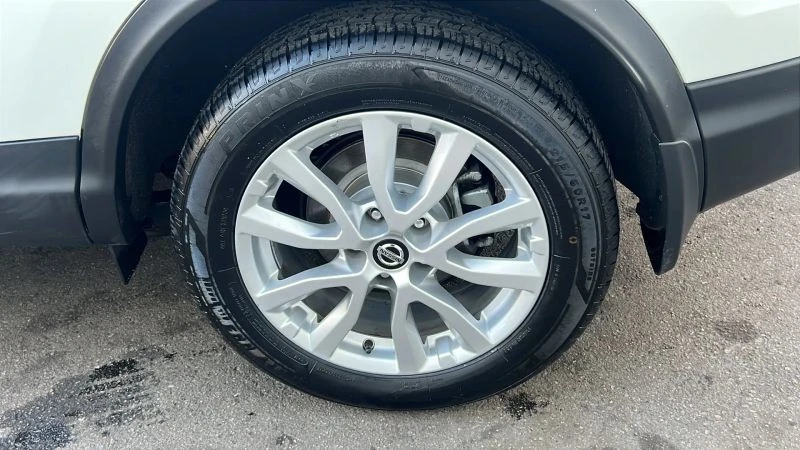 2021 Nissan Rogue - Image 11 of 12