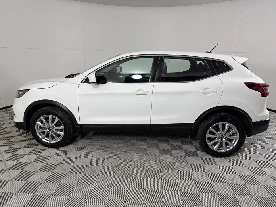 2021 Nissan Rogue - Image 8 of 12