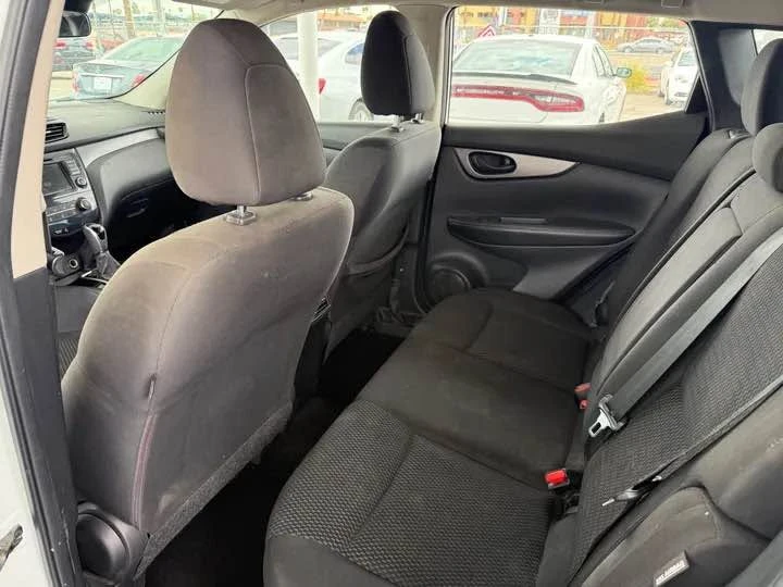 2021 Nissan Rogue - Image 8 of 15