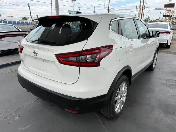 2021 Nissan Rogue - Image 4 of 15
