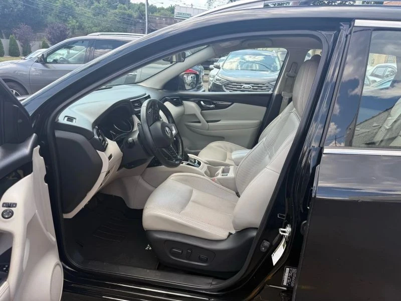 2021 Nissan Rogue - Image 10 of 12