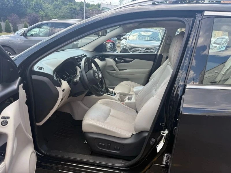 2021 Nissan Rogue - Image 10 of 12