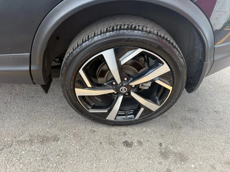2021 Nissan Rogue - Image 9 of 12