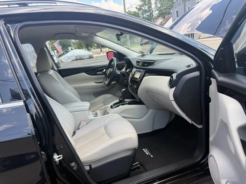 2021 Nissan Rogue - Image 12 of 12