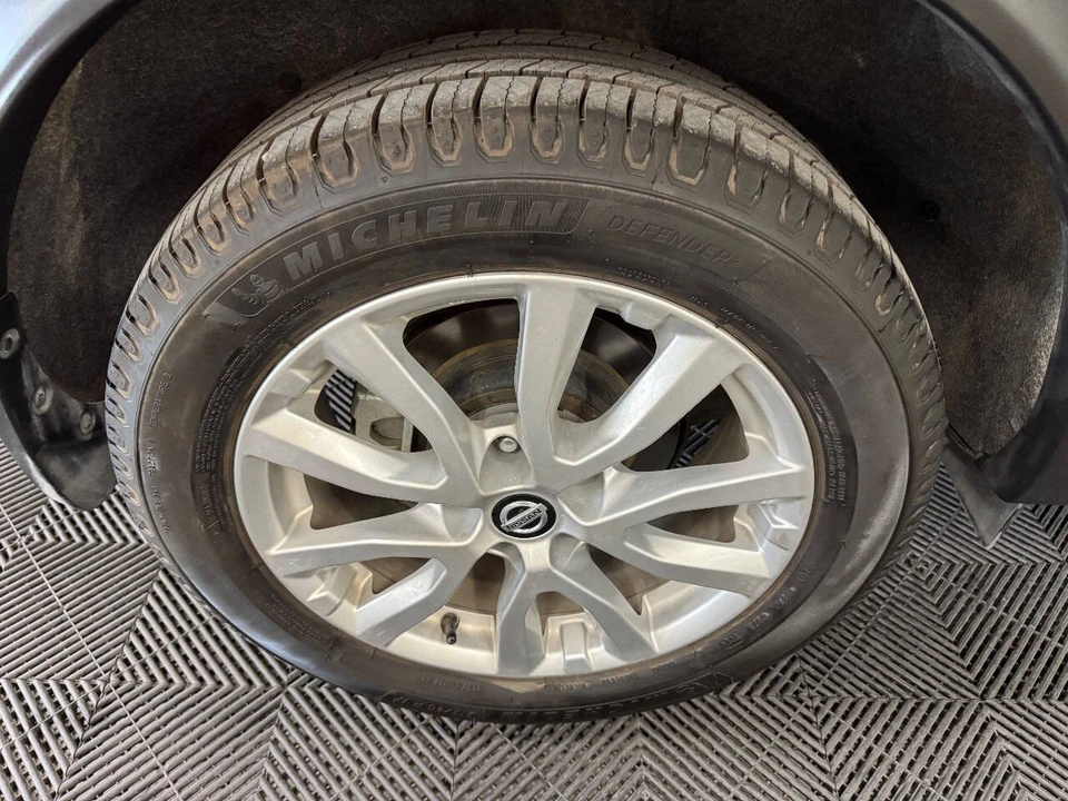 2021 Nissan Rogue - Image 16 of 21