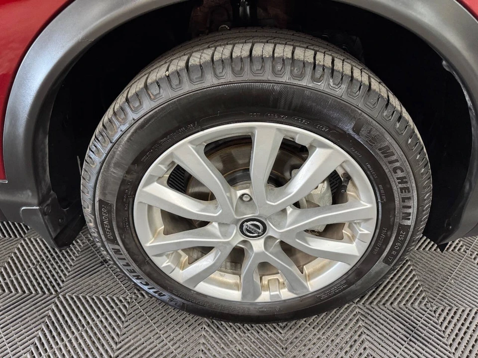 2021 Nissan Rogue - Image 15 of 21