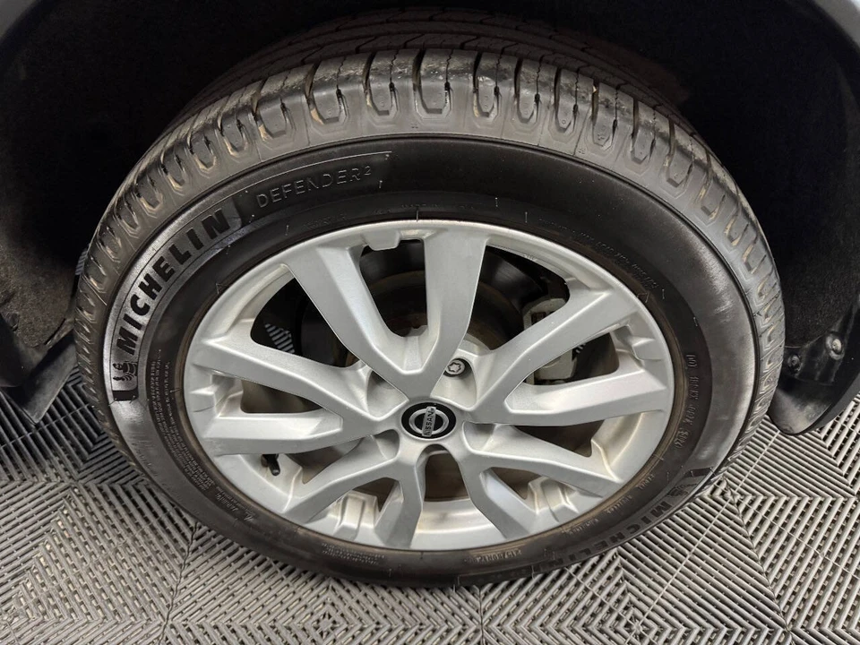 2021 Nissan Rogue - Image 17 of 21