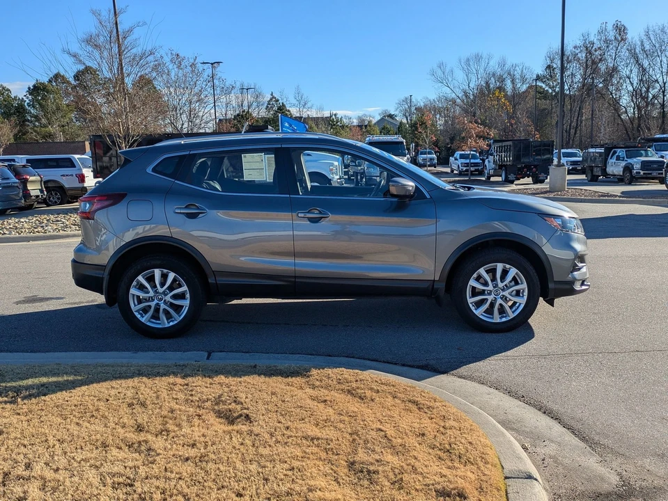 2021 Nissan Rogue - Image 3 of 12