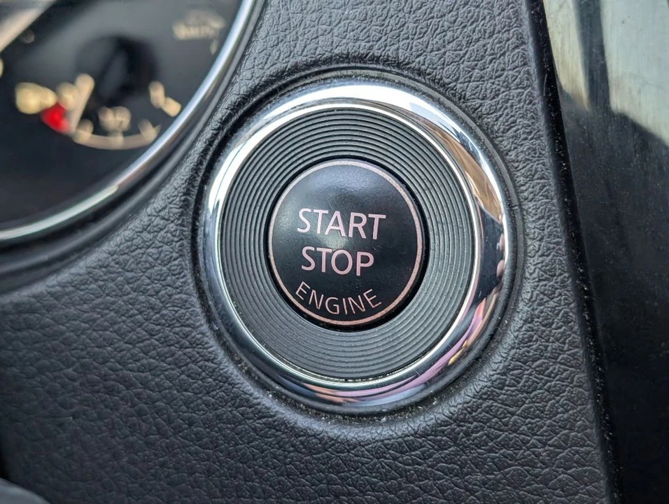2021 Nissan Rogue - Image 17 of 21