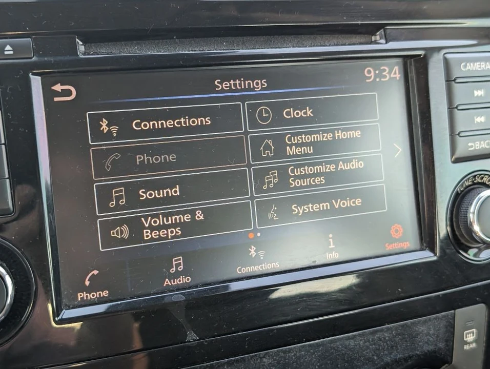 2021 Nissan Rogue - Image 18 of 21