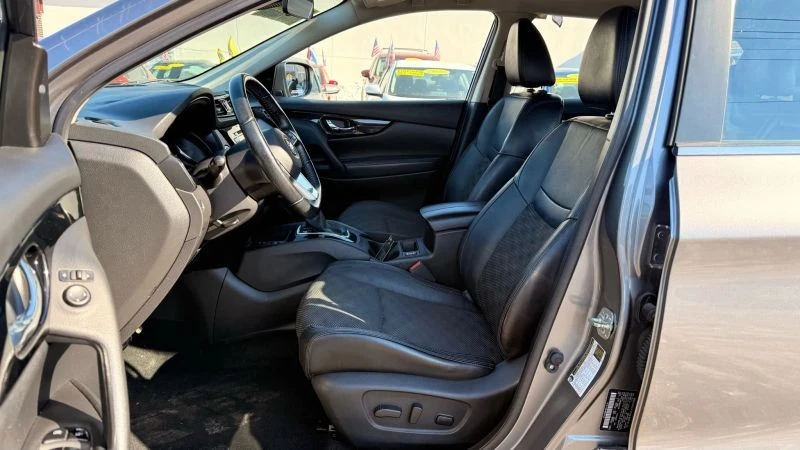 2021 Nissan Rogue - Image 12 of 12